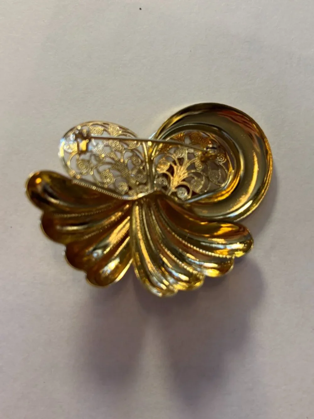 Vintage Gold Tone Swirling Fan with Filigree Metalwork & Rhinestones Brooch Pin